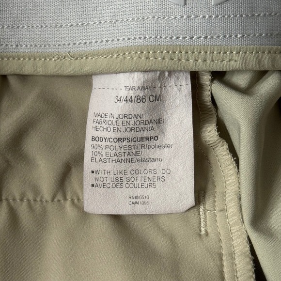 Under Armour Golf Shorts Beige Khaki Mens Size 34 Lightweight Performance Casual - Picture 8 of 12